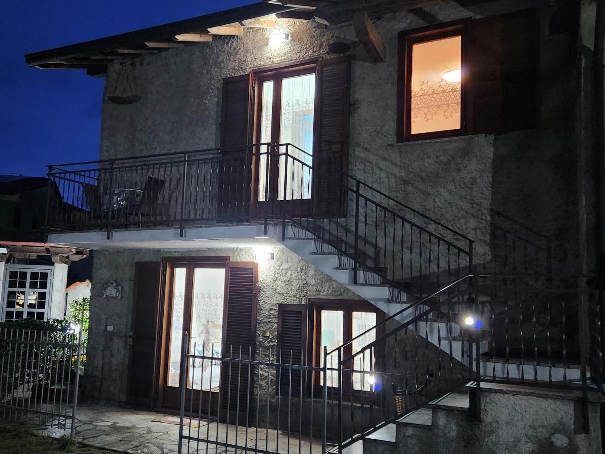Laura'S Cottage With Lake View, Detached, 5 Kilometers From Varenna Lierna Eksteriør billede