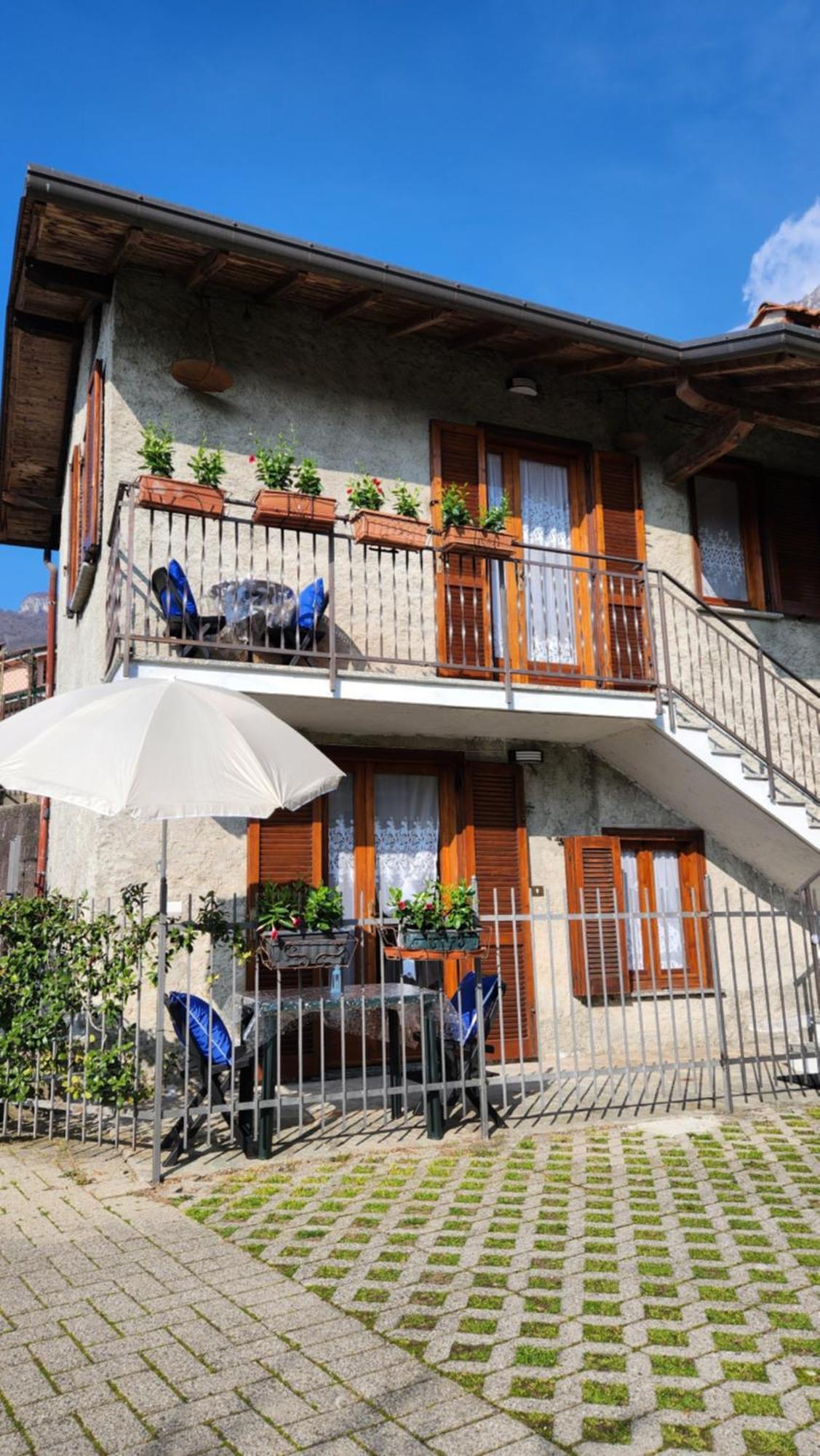 Laura'S Cottage With Lake View, Detached, 5 Kilometers From Varenna Lierna Eksteriør billede
