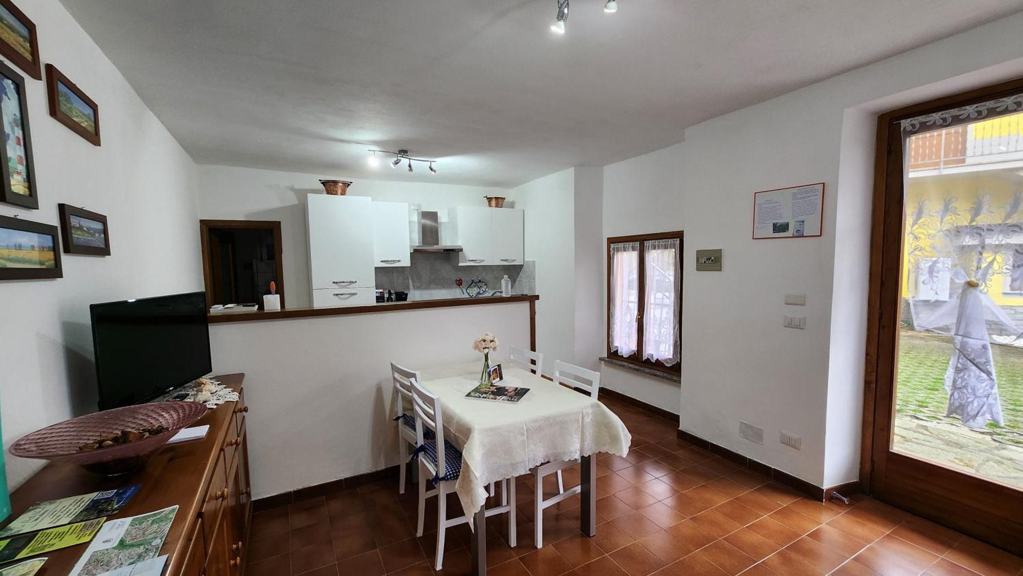 Laura'S Cottage With Lake View, Detached, 5 Kilometers From Varenna Lierna Værelse billede
