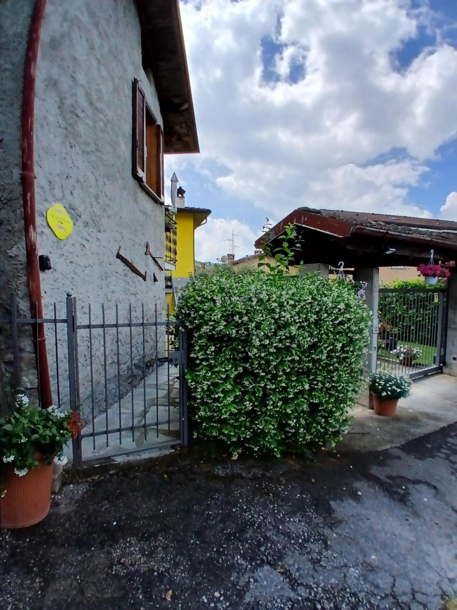 Laura'S Cottage With Lake View, Detached, 5 Kilometers From Varenna Lierna Eksteriør billede