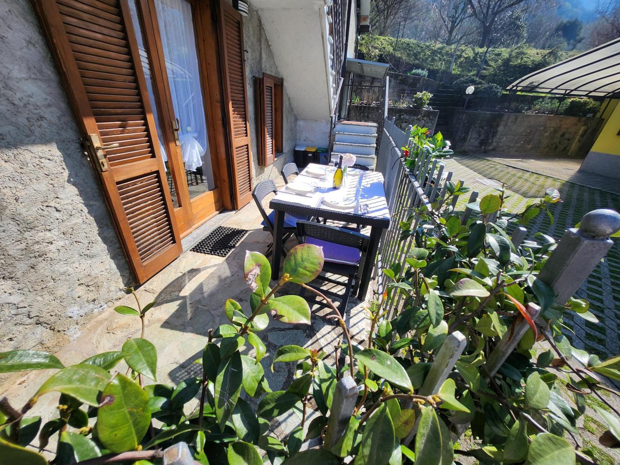Laura'S Cottage With Lake View, Detached, 5 Kilometers From Varenna Lierna Eksteriør billede